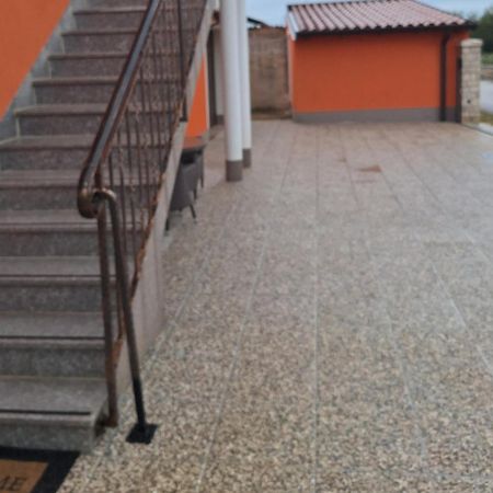 Apartment Dorina Buje Zewnętrze zdjęcie