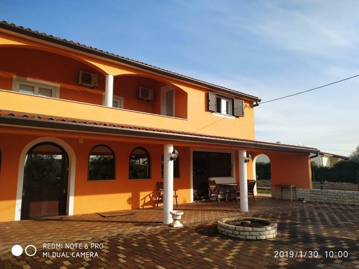 Apartment Dorina Buje Zewnętrze zdjęcie